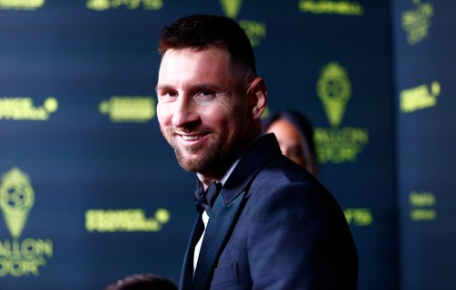 Thaareehu dhuyy emme molhu kulhuntheriyaa Messi, 8 vana  Ballon d'Or hoadhaifi