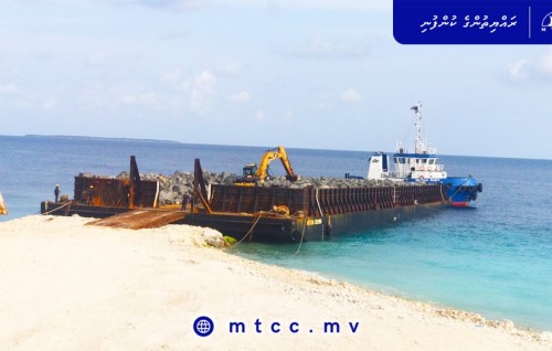 New harbor basin at Feydhoo harbor close to completion