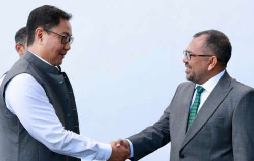 Huvaa kurahvaa rasmiyyaathah beyruge issverin Raajje ah, Modi ge faraaiypulhun India inn vazeereh