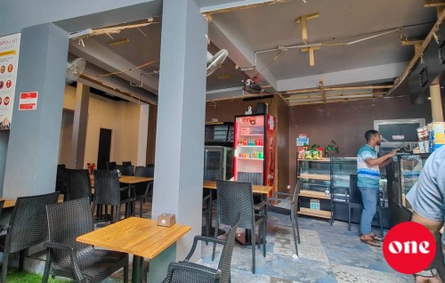 Olmpus gai hunna cafe' ge ceiling veitije