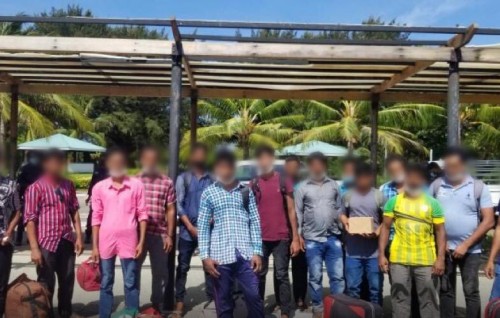 3 rasheh gai gavaidhaa hilaafah ulhunu 22 bidheysee aku immigration ge belumuge dhashah gengosfi