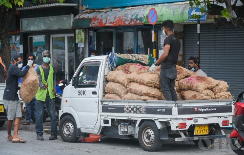 School thah hulhuvendhen hurihaa gadi thakehgai ves mudhaa ufuleyne: Transport