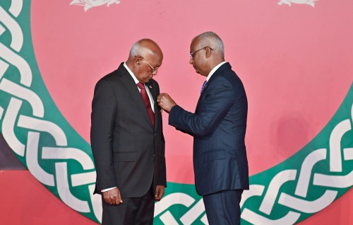 Photo: Sharafuge inaamu 10 beyfulhakah, hihvaru dhinumuge inaamu 22 faraathakah eruvun