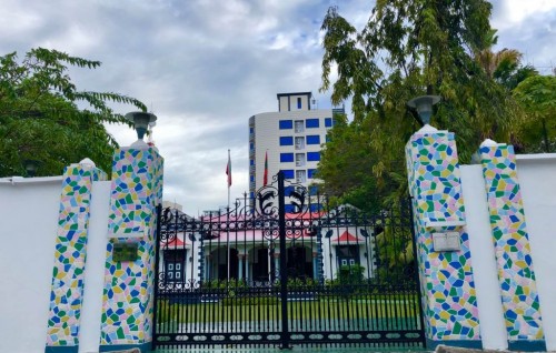 Police and MNDF mobilized after a report of two people carrying a bomb near Muliaage