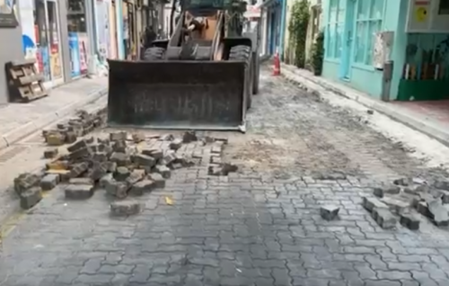 Maley gai fenboduvaa magutha alun maraamaathu kuran fashaifi