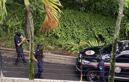 Venezuela ge idhikolhu 2 member aku himaayai hoadhumah Argentina ge embassy ah