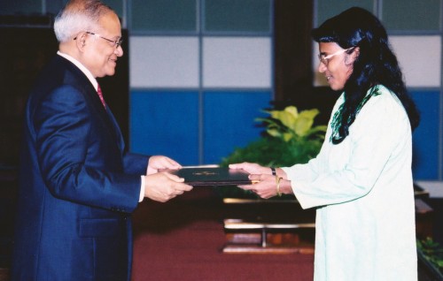 Dhivehi adhabihyaathah ginaguna hidhumaiythakeh kurehvi Aminath Abbas avaraaha vejje