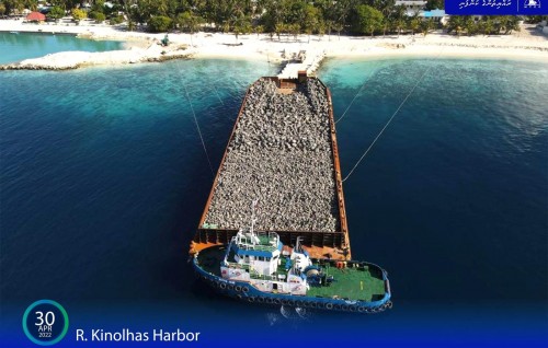 Rock boulders delivered to R. Kinolhas for harbour project