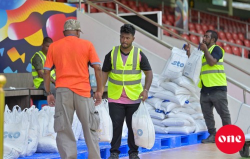 Sarukaaruge roadha hadhiyaa dhen bahaanee reygandu ekani