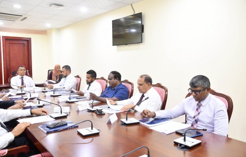 Majilis committee thakah meehun haaziru kuran dhey notice ge muhdhathu kurukuran majilis in faaskoffi