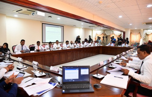 Sarukaarun hushahelhi gothah 5.1 billion rufiyaage supplementary budget committee inn faaskoffi