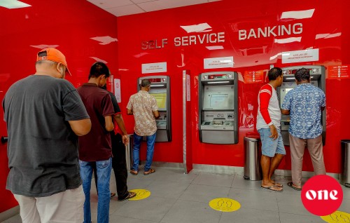 Raajjein beyrah nudhaa meehunge card thakun dollaru nagaakan faahagavey