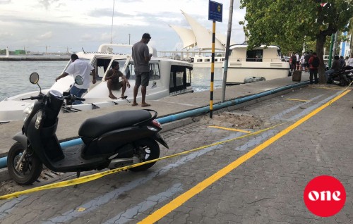 Eh number jetty sarahahdhugai taxi stop eh hadhanee