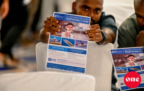 EAS barcelona in pilot kan kiyavaa dhivehin ah ufaaveri habareh!