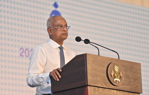 Anna aharu Huvadhoo atholhah haasa mas kiraa boat eh gennaanan: Raees