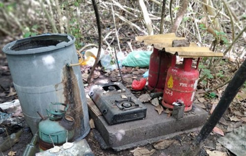 Equipment used to make alcohol found in Hithadhoo