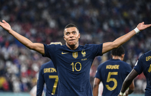 '' Dhuniyeygai mivaguthu huri emme molhu kulhuntheriyakee Mbappe kan final gai saabithu kohdheyne''