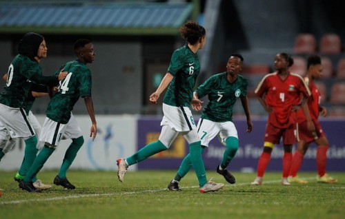 Saudi anhen football team ge furathama rasmee match raajjeygai, Pele ge samaalu kan!