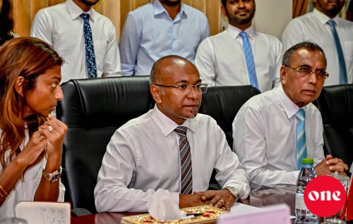 Democrats ge visnumakee Majileehuge hurihaa dhaairaa akah vaadha kurun, Primary february 17 gai