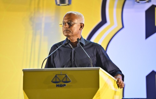Idhikolhun verikamah ais goathithah athunulaanamey bunaa bahah ithubaareh nukureveyne: Raees