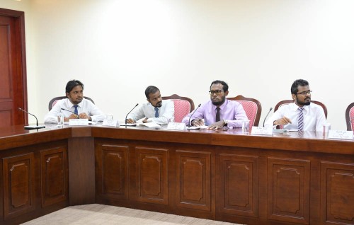 Noosverin ah masdharu haama kuran majubooru vaa maahdhaa uvaalan edhijje