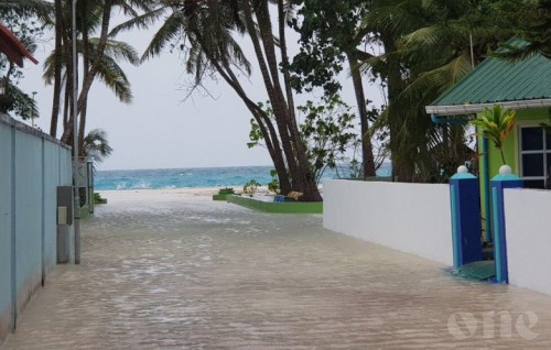 Safety measures advised after swell waves hit Rasdhoo