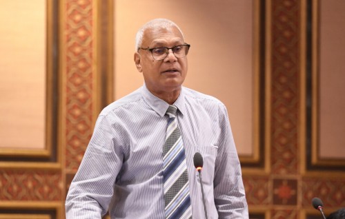 Nasheed vakikurun: Afeef akee maslahathu fushuaraa beyfulheh, riyaasathaku neendheveyne: MDP