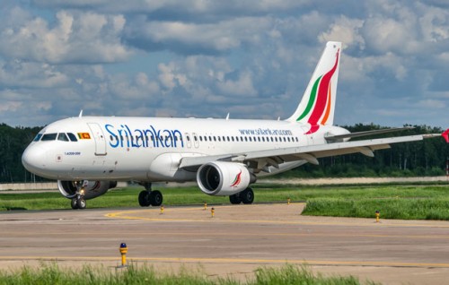 Srilankan airlines ge flight akun meedhaa fenigen flight delay kuran jehijje