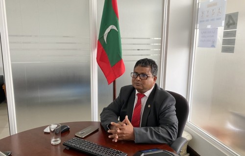 Raahjjeyge gudhurathee reethikan dhemehehtumah faisaage ehee beynunvey: Minister Hussain Rasheed