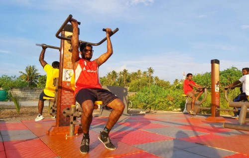 Gym thakaai kasrathu kulaasthah adhi Saloon hingun vaguthee gothun medhukandaalan angaifi