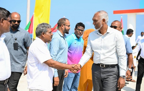 Dhivehinge Raajjeyge fonimeerukan libeynee majlis inthihaabu kaamiyaabu kohgen: Raees