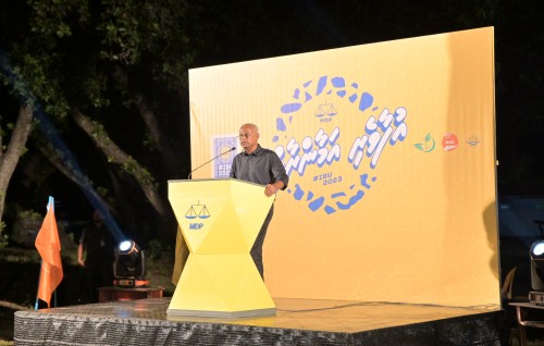 Fuvahmulakah Raees ge bodethi vaudhu thakeh, Airport aai bandharu ves bodukoh dheynan!
