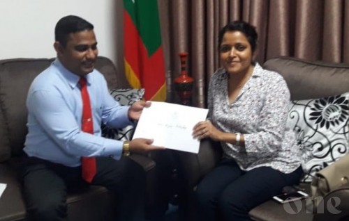 First print copy of the national policy on Dhivehi Language handed to Heritage Ministry