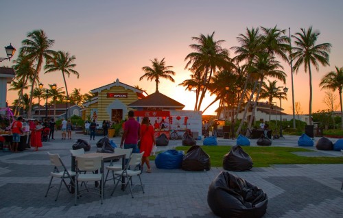 Crossroads gai haftha aku ehfaharu magumathee baazaareh baahvanee, stall dhookuraanee hiley!