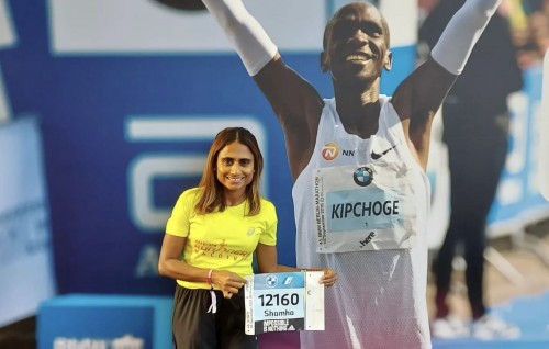 Half marathon ge aa record ah 8 dhuvas, Samha marathon record ves muguraalaifi