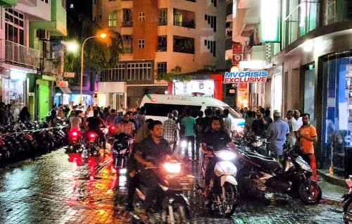 Siren alhaafai dhiya ambulance eh accident vejje, meehakah aniyaaeh nuvey