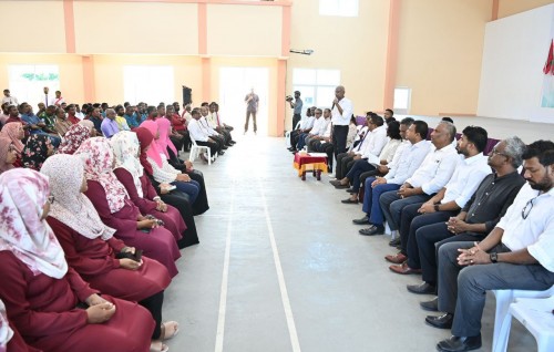 Fathuruverikamuge dhaairaage ithuru vazeefaathakah, Nilandhoo falhutherein ithuru 2 rah hikkaane: Raees