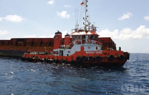MNDF provides assistance to a tug boat taking in water