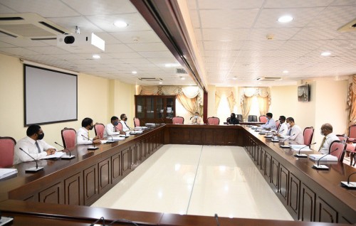 Bodufinolhaai Thilafushi gai hingi kanthathakaa gulhigen 5 muahssasaa eh Majilis Committee ah haaziru kuranee