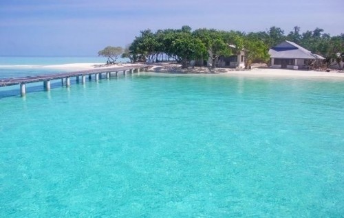 Anbaraa aai Hulhidhoo V. atholhu councilah negumah ninmaifi