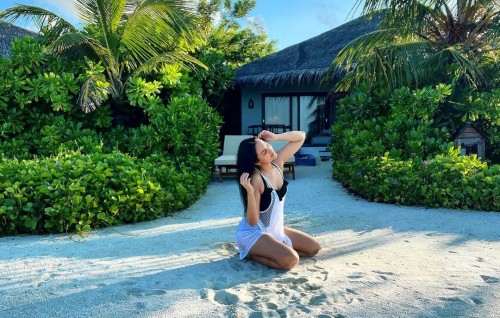 Sonakshi Sinha ves chuttee ah Raajjey gai