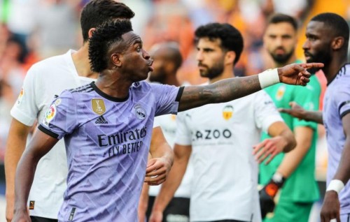 Vinicius ah nasleegothun dhimaakuri massalathakugai 7 meehakah adhabu dheefi