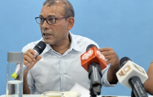 Rangalhu veriyakaa dhimaeh nuvey, beynunvanee goas meehaa ahves rangalhu kameh noonee nukureveyne nizaameh: Nasheed