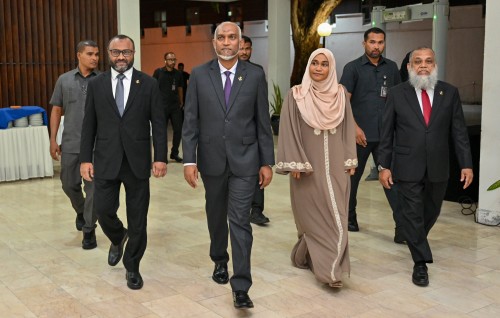 Quran aa behey haassa Waqf imaaraaiy hedhumah Male' inn bimeh hamajassaifi