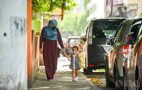 Mujuthamau ufaaveri kureveynee kudakudhinaai anhenunakee enmenge himaayathaai rahkaatherikamugai ulhey bayakah hedhigen: Raees