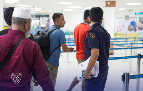 Mi aharuge 45 meehaku vanee olhuvaalaigen Raajje etherevaan masakkai kohfai: Immigration