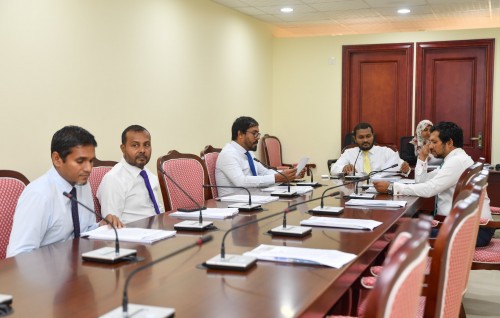 Corruption hingai, football ah  dhin binthah vikkamundhaa kamah bune FAM ge massala committee ah