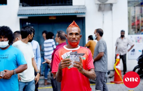 Bangladesh match ah vikkaanee 4500 ticket, vikkan fashaanee mirey 8:00 gai!