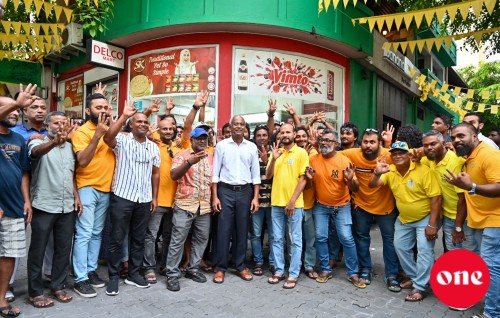 One photo: Raees Solih Male' gai dhorun dhorah hingun