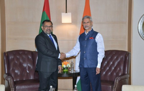 Dharanya lui dhinumaa gulhey gothun India aa mashvaraakohfi